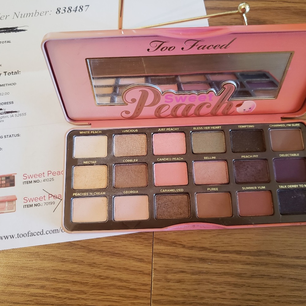 Too Faced Sweet Peach Eyeshadow Pallet